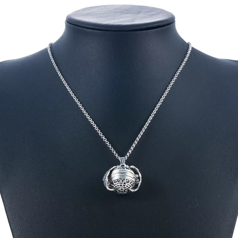 New Multi Photo Locket - Picture 4 of 15